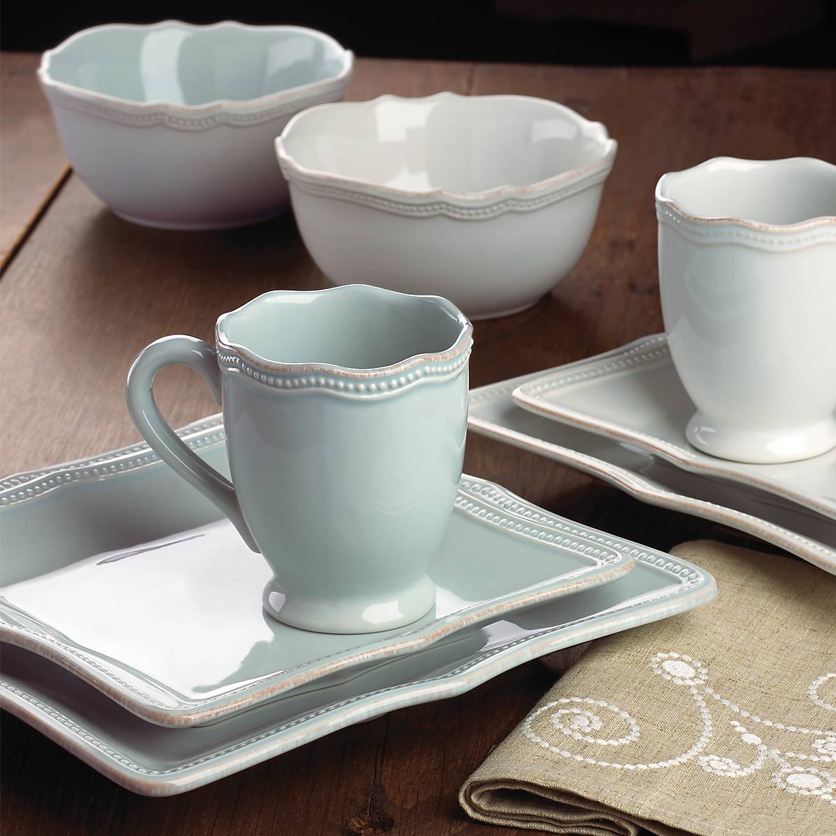 French Perle Bead White 4-Piece Place Setting