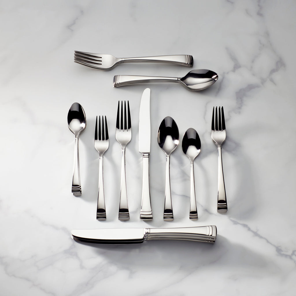 Federal Platinum 20 Piece Flatware Set