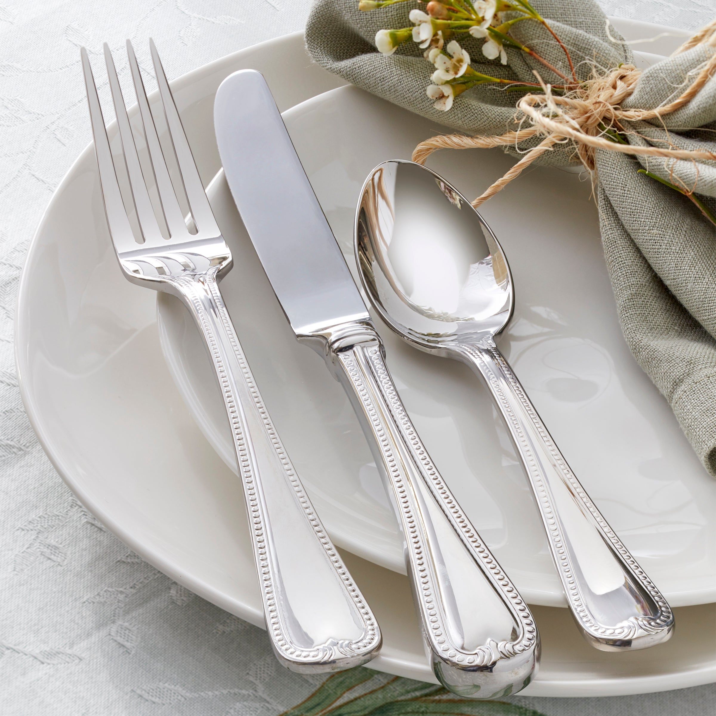 Vintage Jewel 20 Piece Flatware Set