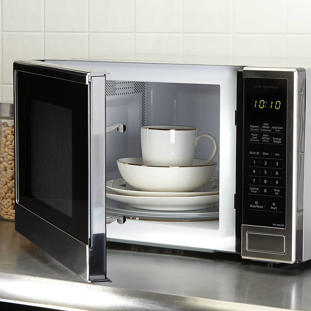 Trianna White 4-Piece Place Setting