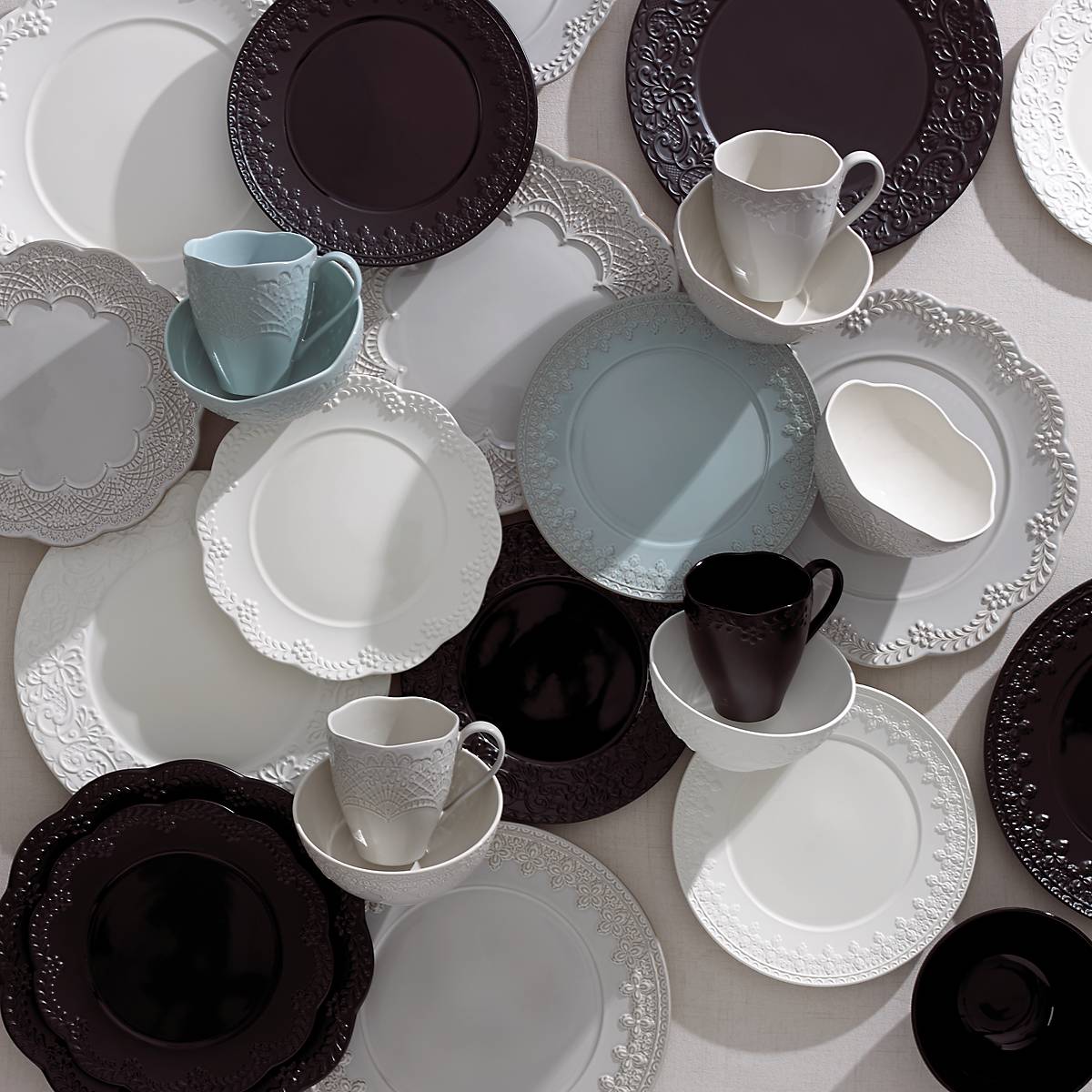 Chelse Muse Floral White 12-Piece Dinnerware Set