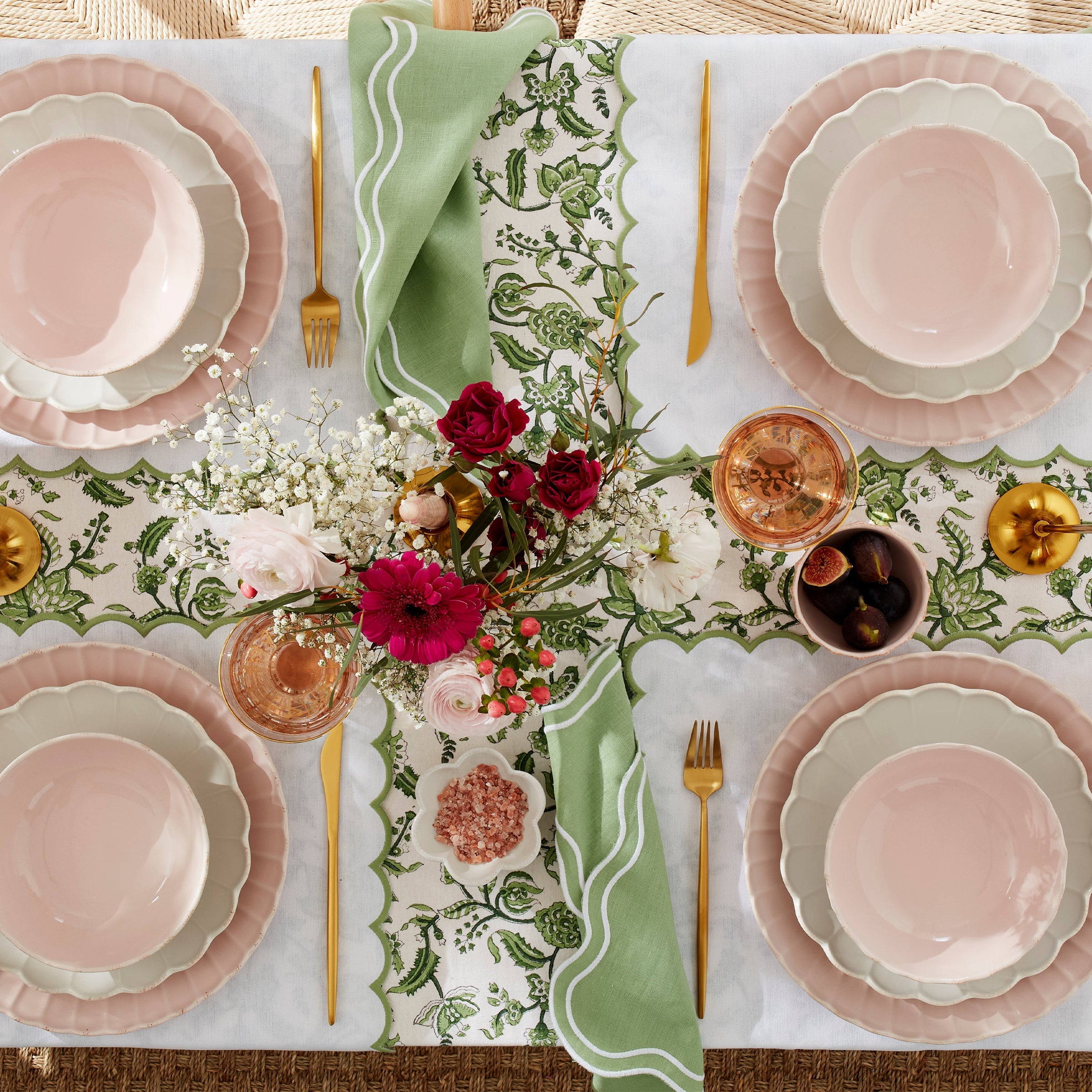 French Perle Scallop Accent Plates - Set of 4